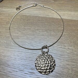 Elegant Gold Hammered Pendant Structured Necklace Like New